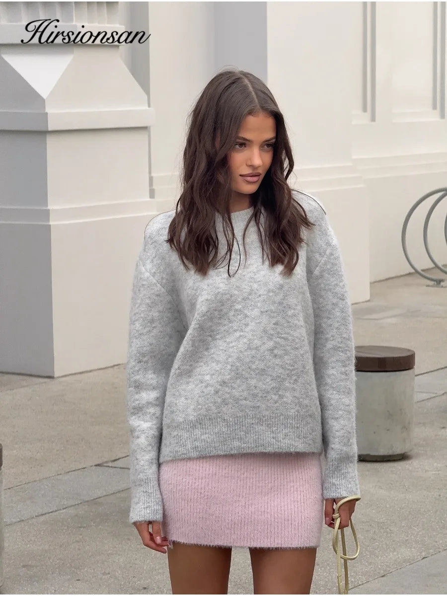 Women’s Oversized Wool Knit Pullover, Short Length, Crew Neck, Soft and Warm